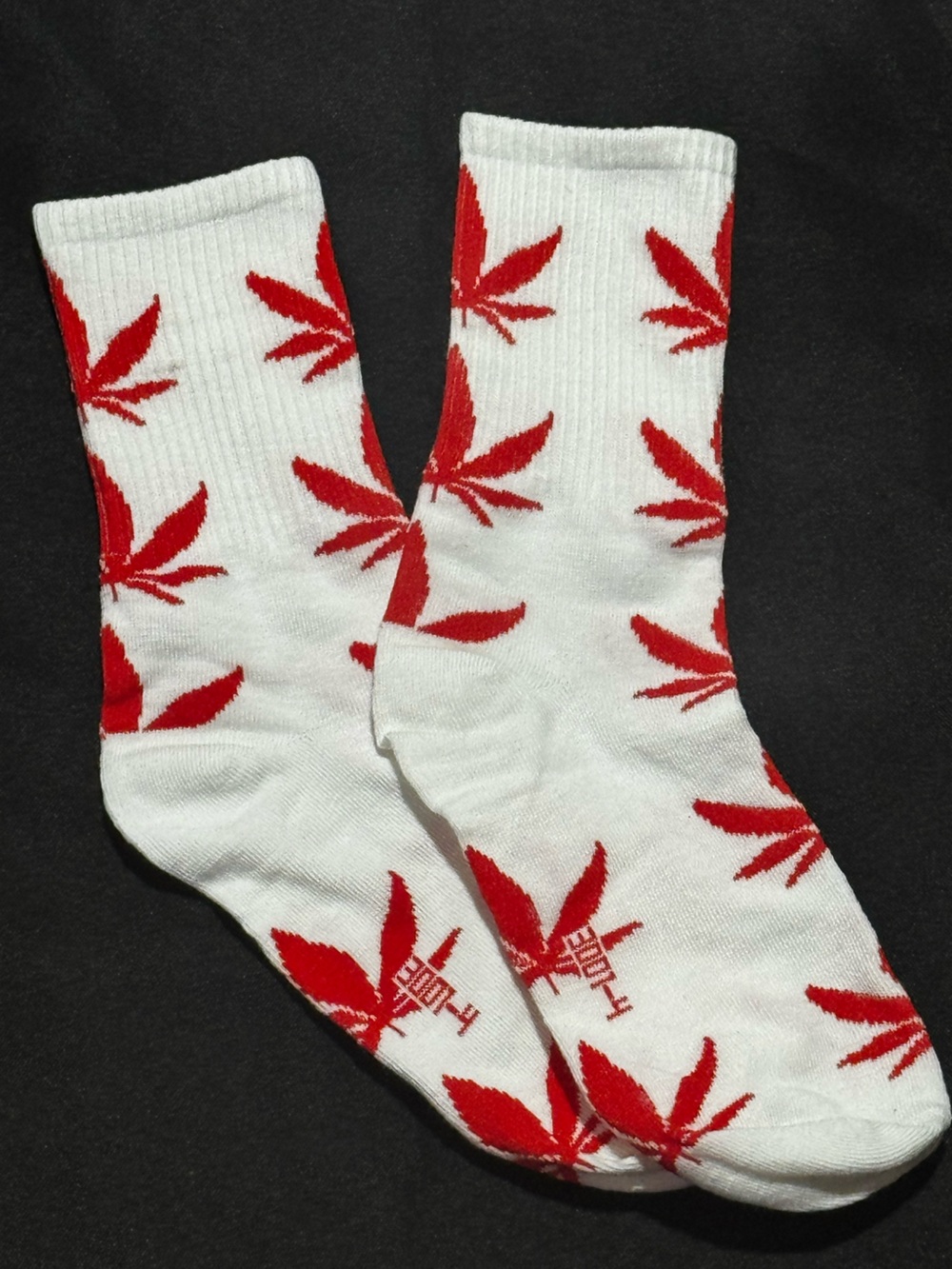 H-Looe White Crew Socks with Red Leaf Pattern